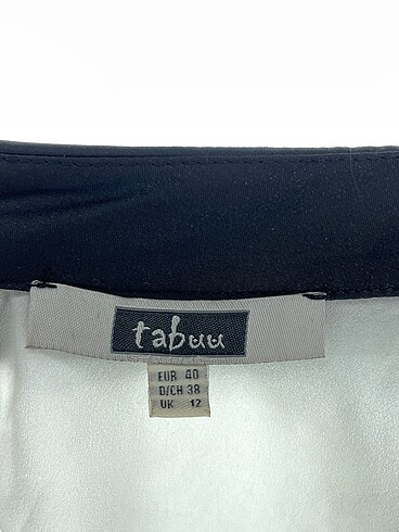 m Beden beyaz Renk PreLoved Gömlek %70 İndirimli.