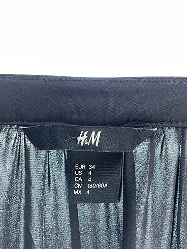 34 Beden siyah Renk H&M Bluz %70 İndirimli.
