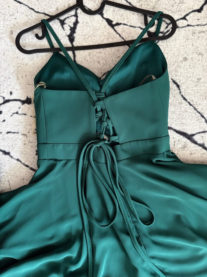 V Yakalı zümrüt yeşili Elbise - Görsel 4
