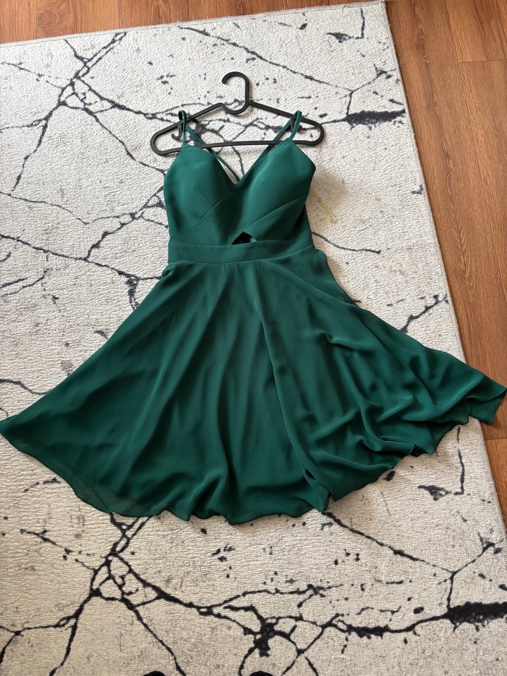 V Yakalı zümrüt yeşili Elbise - Görsel 2