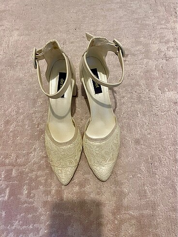 Beyaz gelinlik ayakkabısı - Görsel 5