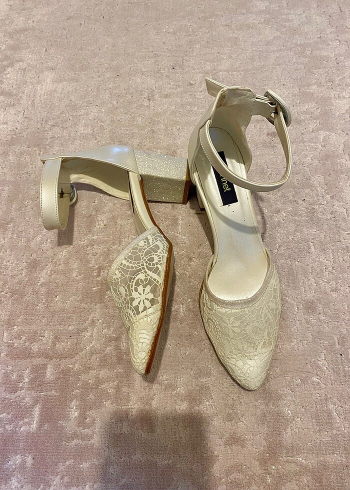 Beyaz gelinlik ayakkabısı - Görsel 4
