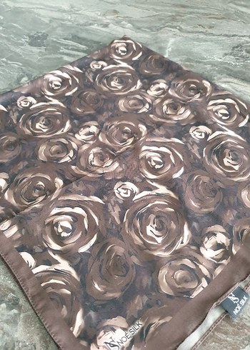 Kahverengi Fırfırlı Kadın soft esarp - Görsel 2