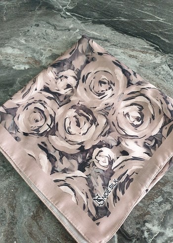 Gri Bej Vintage Desenli Kadın soft eşarp - Görsel 3