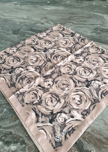 Gri Bej Vintage Desenli Kadın soft eşarp - Görsel 2