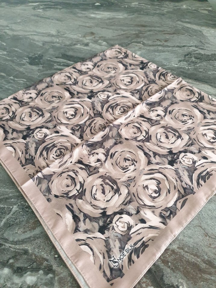 Gri Bej Vintage Desenli Kadın soft eşarp - Görsel 2