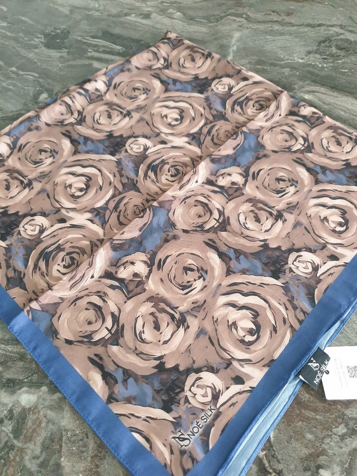 Kahverengi Gül Desenli Gri Kenarlı soft eşarp - Görsel 2