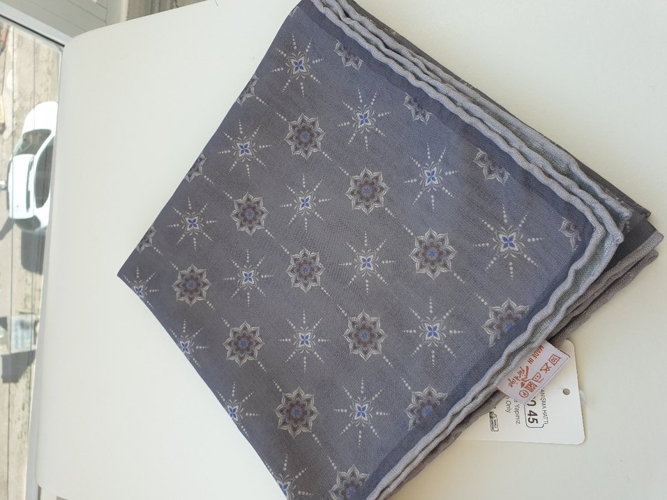 Gri Pileli Kadın Fular - Görsel 2