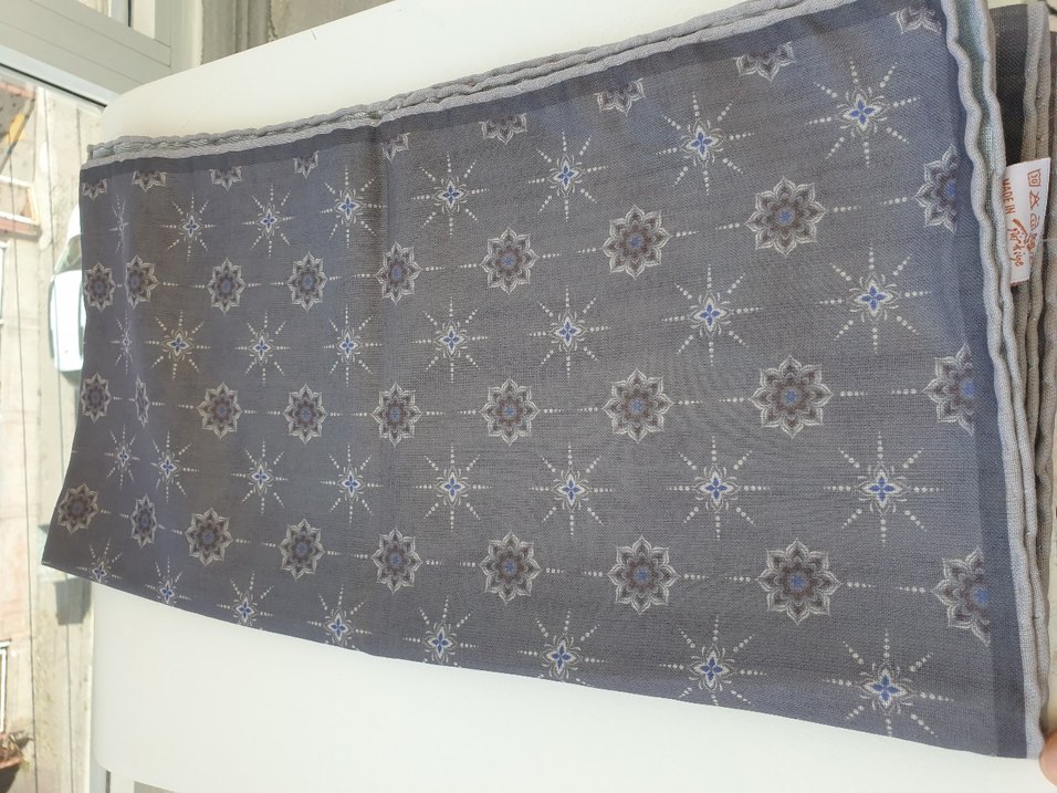 Gri Pileli Kadın Fular - Görsel 3