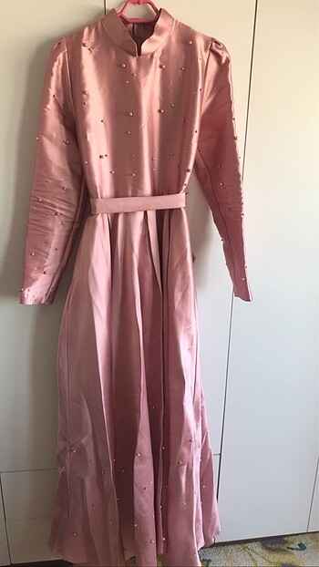Pembe tesettür abiye