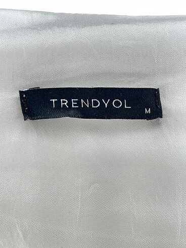 m Beden beyaz Renk Trendyol & Milla Mont %70 İndirimli.