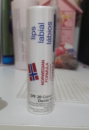 neutrogena dudak balmı