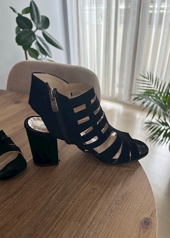 Siyah kafes topuklu ayakkabı - Görsel 3