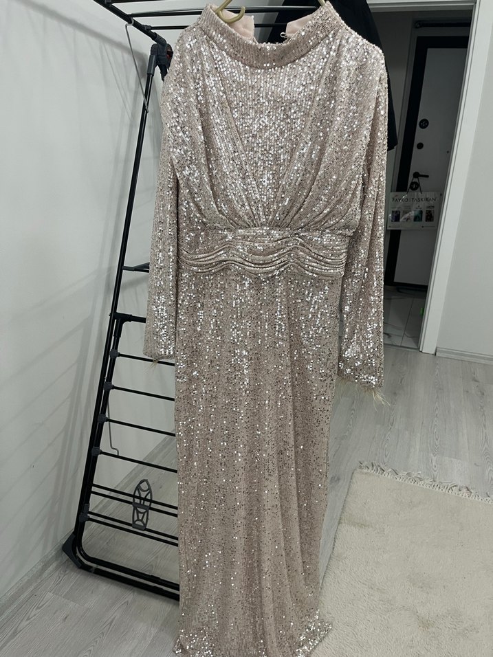 Uzun Kollu İşlemeli Abiye Elbise - Görsel 2