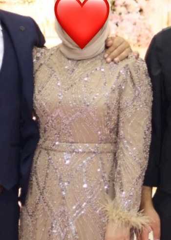 Uzun Kollu, Yüksek Yakalı pullu Nişan Elbisesi - Görsel 2