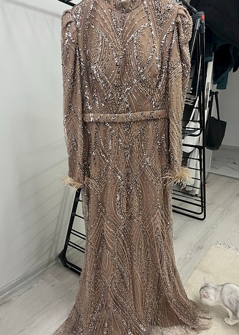 Uzun Kollu, Yüksek Yakalı pullu Nişan Elbisesi - Görsel 4