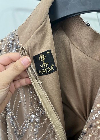 Uzun Kollu, Yüksek Yakalı pullu Nişan Elbisesi - Görsel 7