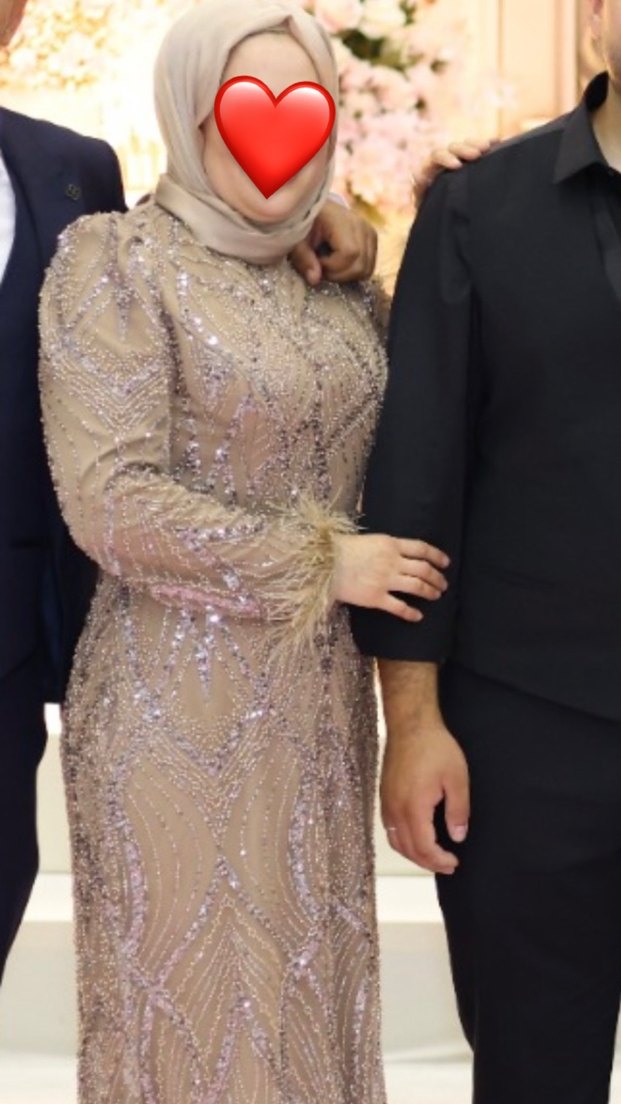 Uzun Kollu, Yüksek Yakalı pullu Nişan Elbisesi - Görsel 3