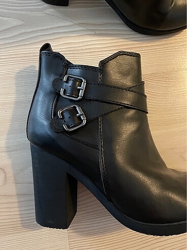 Siyah bot - Görsel 5