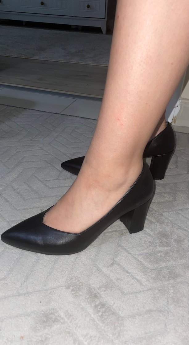 Siyah topuklu ayakkabı - Görsel 2