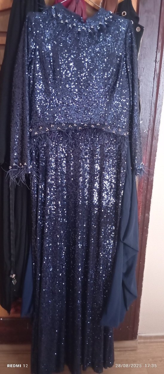 Uzun Lacivert Payetli Drapeli Abiye Elbise - Görsel 2