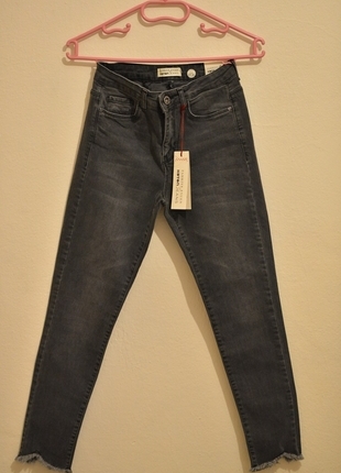 fahriye evcen jeans