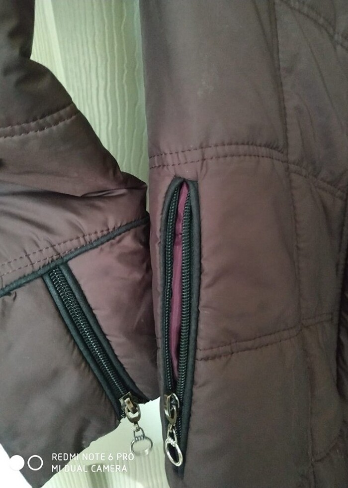 Bayan şişme mont marka temsilidir - Görsel 2