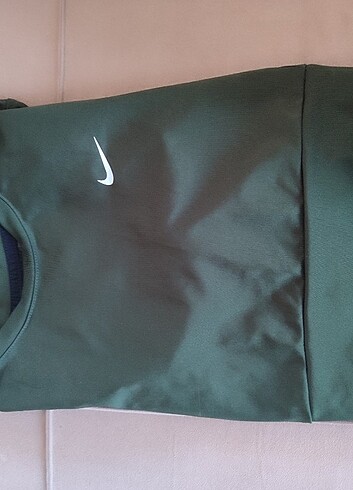 Nike Mini üst