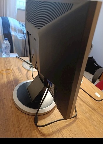 Bej Renkli Monitör - Görsel 2