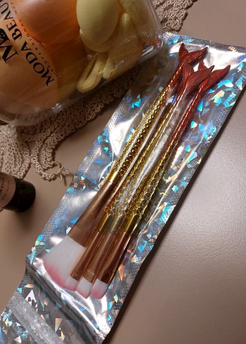 Renkli Denizkızı Makyaj Fırçası Seti - Görsel 3