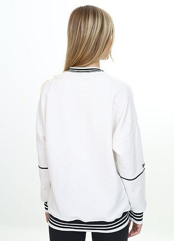 Diğer Kız Uzun Kollu Beyaz Sweatshirt (9-10 yaş)