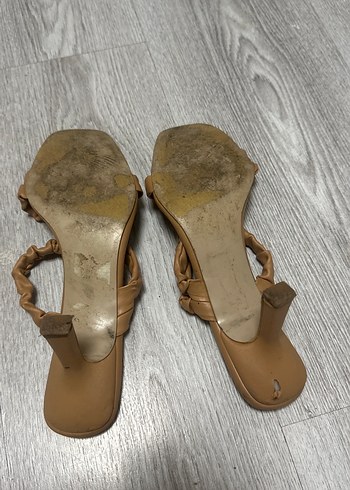 Bej Fırfırlı Dolgu Topuklu Kadın Sandalet - Görsel 4