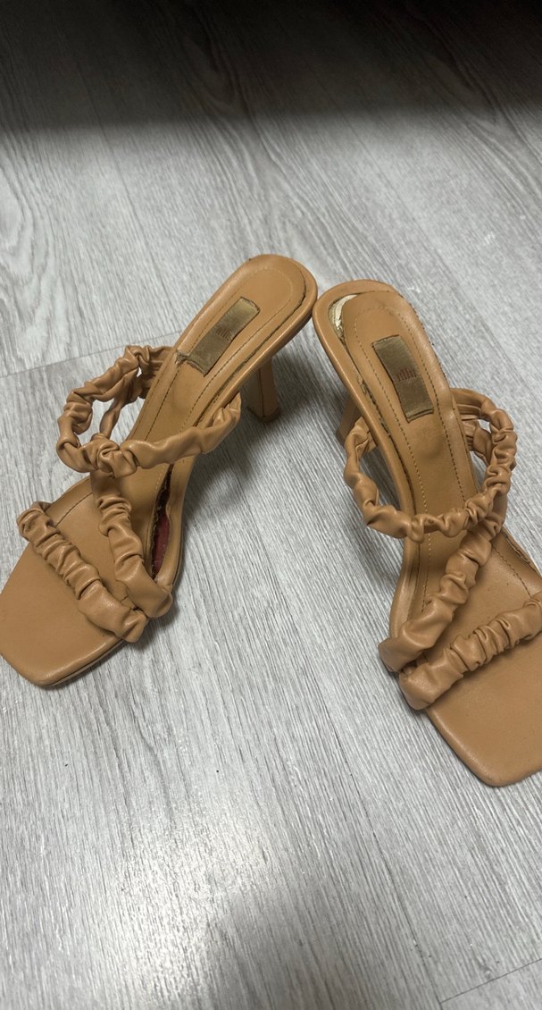 Bej Fırfırlı Dolgu Topuklu Kadın Sandalet - Görsel 2