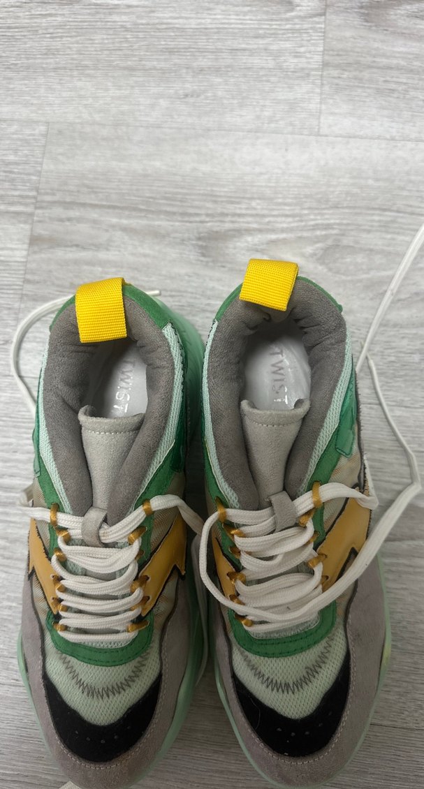 Kadın Çok Renkli Spor Ayakkabıdı dolgu topuk - Görsel 3