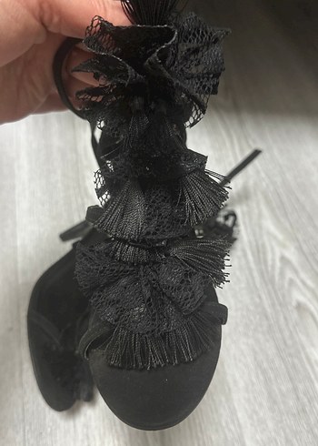 Siyah Fırfırlı Gotik Stiletto Topuklu Ayakkabı - Görsel 3