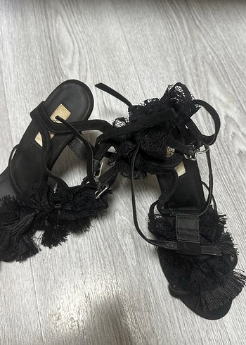 Siyah Fırfırlı Gotik Stiletto Topuklu Ayakkabı - Görsel 4