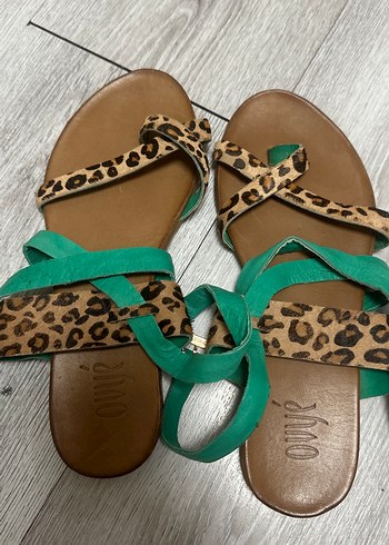 Turkuaz Parlak Yılan Desenli Dolgu Topuklu Kadın Sandalet - Görsel 2