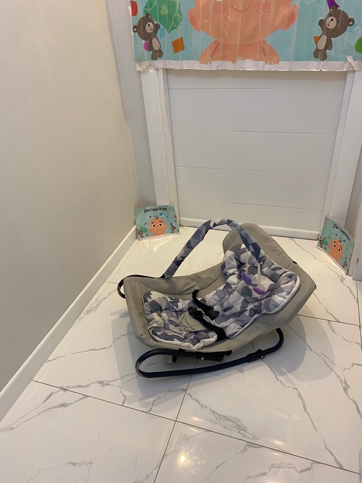 Gri Bebek Taşıyıcı anakucagı sallanır - Görsel 4