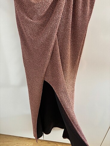 SOMON RENGİ 44 BEDEN SİMLİ UZUN YIRTMAÇLI ABİYE ELBİSE - Görsel 7