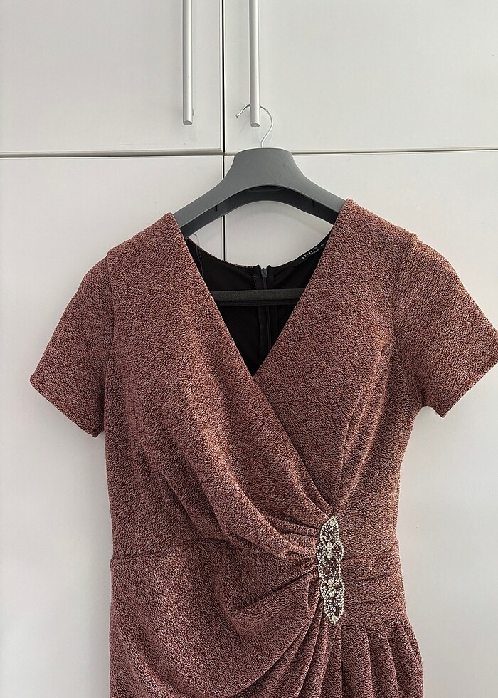 SOMON RENGİ 44 BEDEN SİMLİ UZUN YIRTMAÇLI ABİYE ELBİSE - Görsel 2