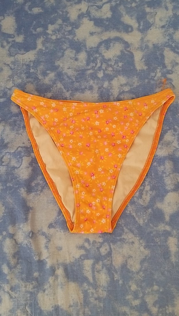 Sarı Çiçek Desenli Kadın Bikini Altı - Görsel 2