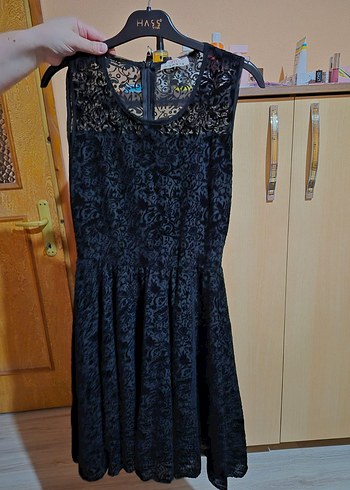 Siyah Dantel İşlemeli Midi Elbise - Görsel 2