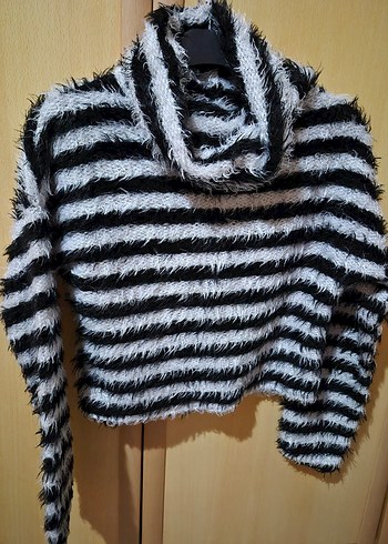 Gri Zebra Desenli Boğazlı Kadın Kazak - Görsel 2