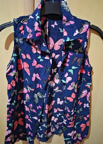 Kelebek Desenli Düğmeli Kolsuz Gömlek - Görsel 2