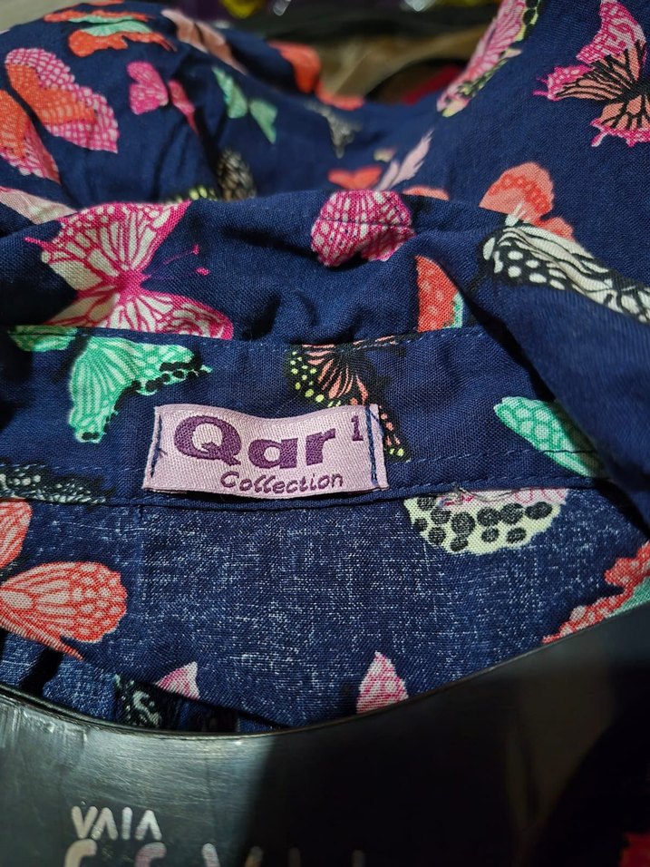 Kelebek Desenli Düğmeli Kolsuz Gömlek - Görsel 3