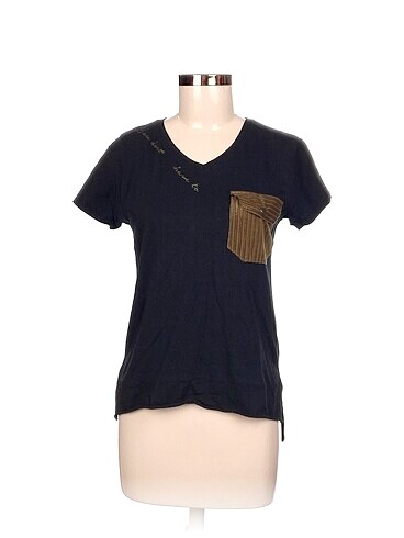 Diğer T-shirt %70 İndirimli.