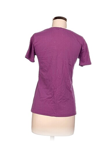 s Beden Diğer T-shirt %70 İndirimli.