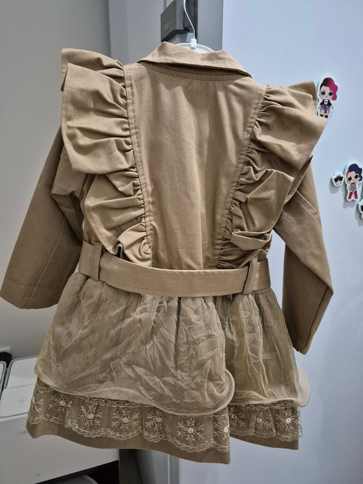 Kız Çocuk Bej Fırfırlı Kemerli Trençkot - Görsel 2