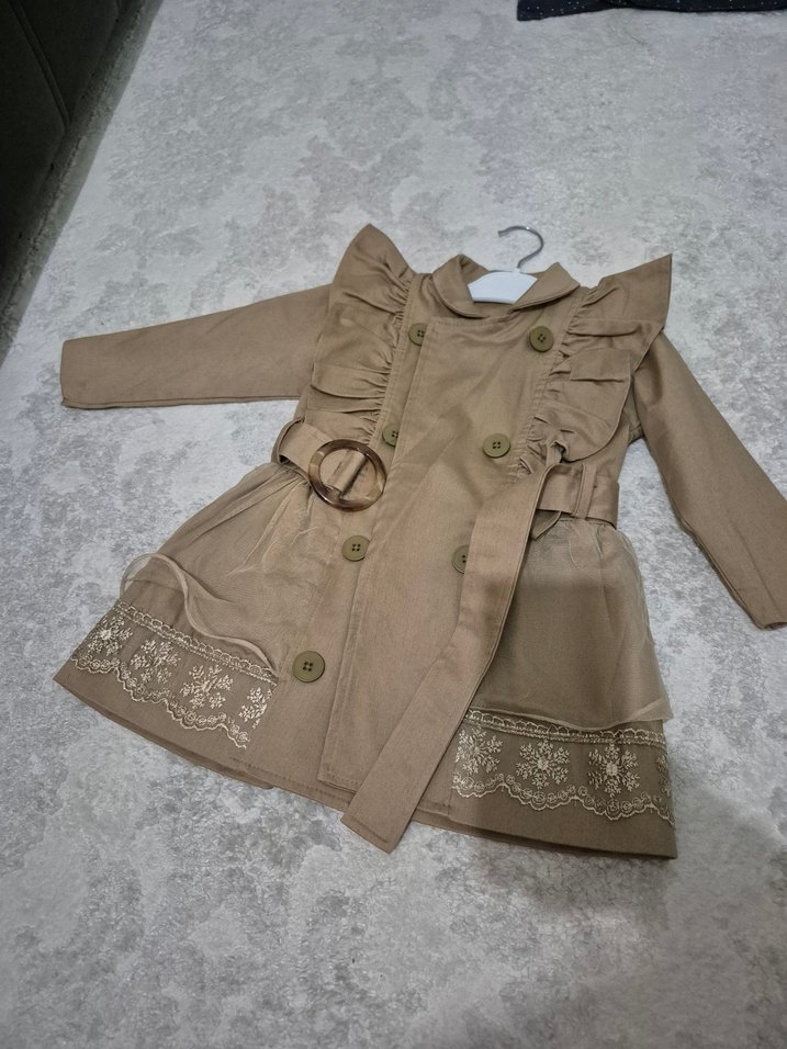 Kız Çocuk Bej Fırfırlı Kemerli Trençkot - Görsel 5