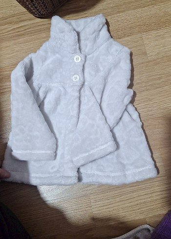 Kız Çocuk Beyaz Kürklü Rahat Kesim Ceket - Görsel 2